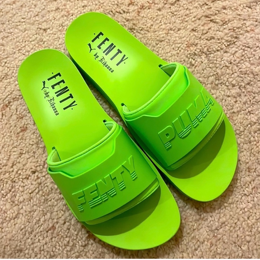 Puma by Rihanna Fenty Pool Slides ๐ด - Picture 4 of 6